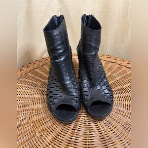 Lavorazione Artigiana Made in Italy Black Woven Leather Heels 40/US 9